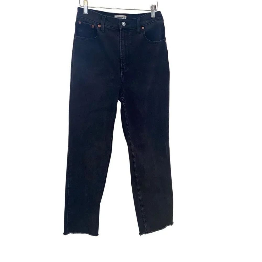 Abercrombie & Fitch The 90s straight ultra high rise 29”/8 black wash raw hem le